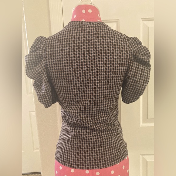 Houndstooth Puffy Sleeve Top - Picture 4 of 5